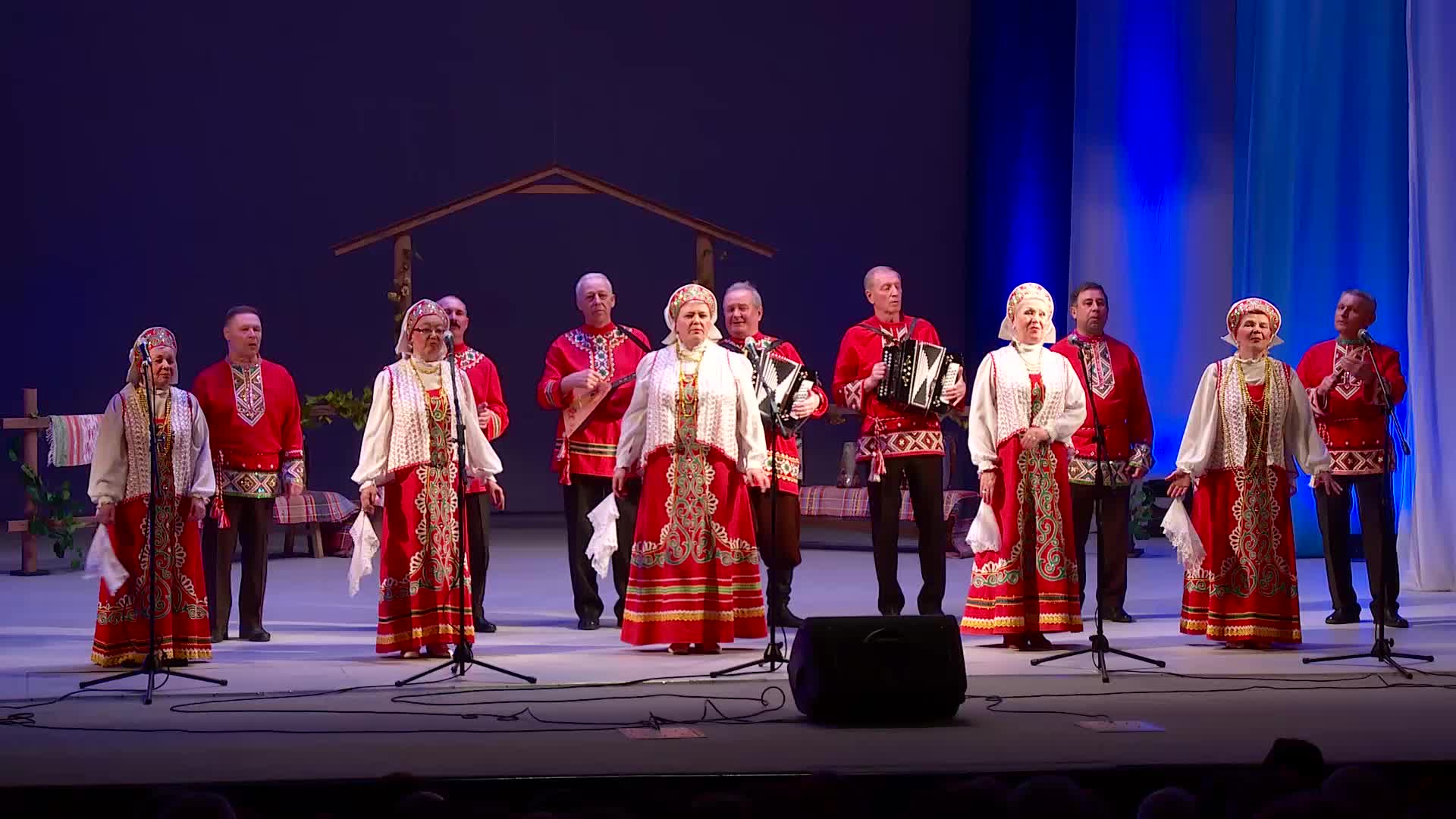 Отчётный концерт в школе искусств фон. Дк победа вятские поляны. Вятское концерт. Тальяночка. Отчетный концерт дши.