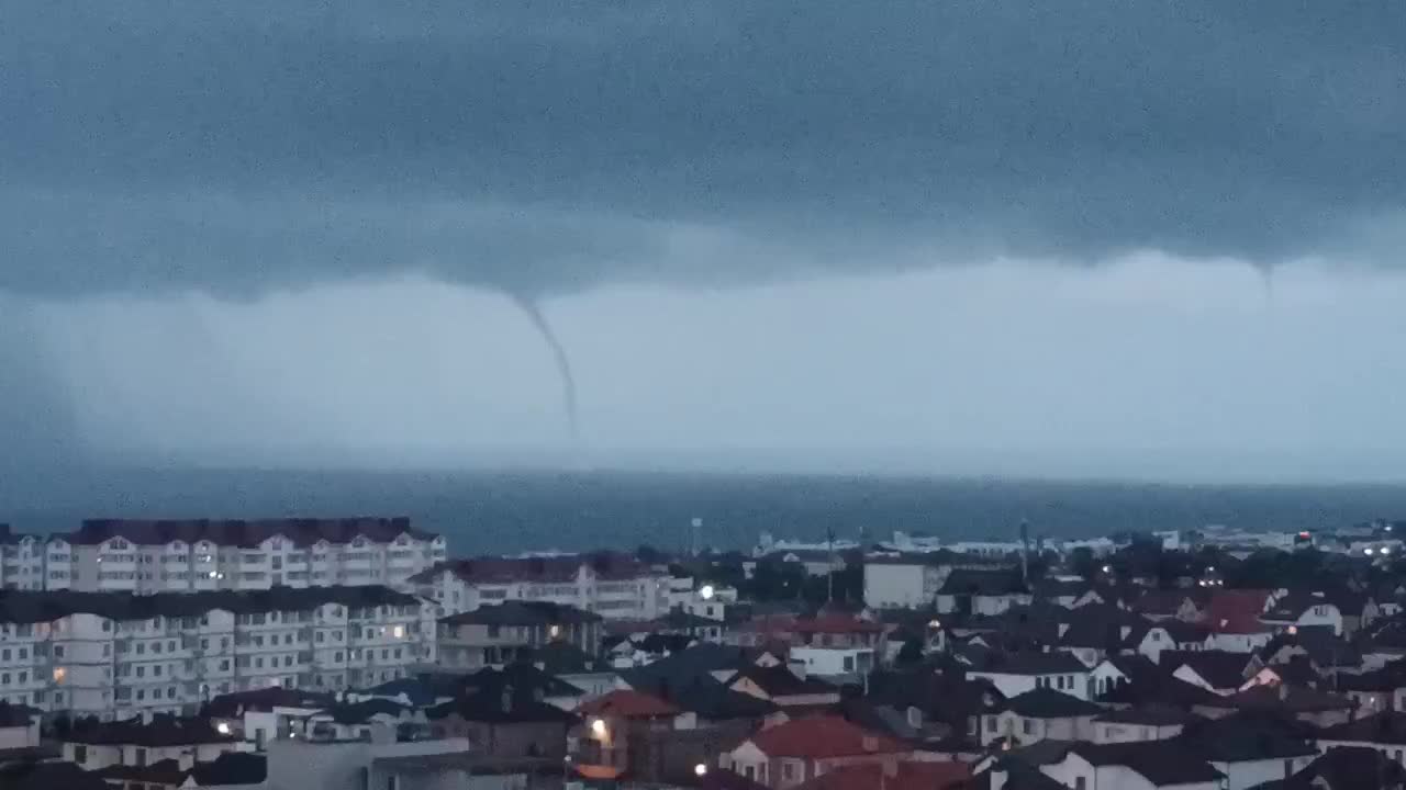 Смерч 2024. Смерч 2024. Смерч 2024. Смерч 2024. Торнадо в новороссийске 2009.