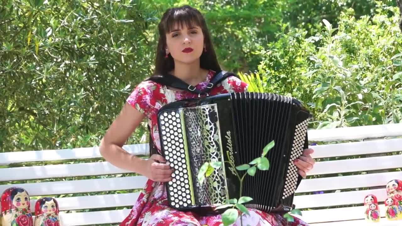 марион баян. марион баян. марион баянистка. французская аккордеонистка марион. марион баян франция.