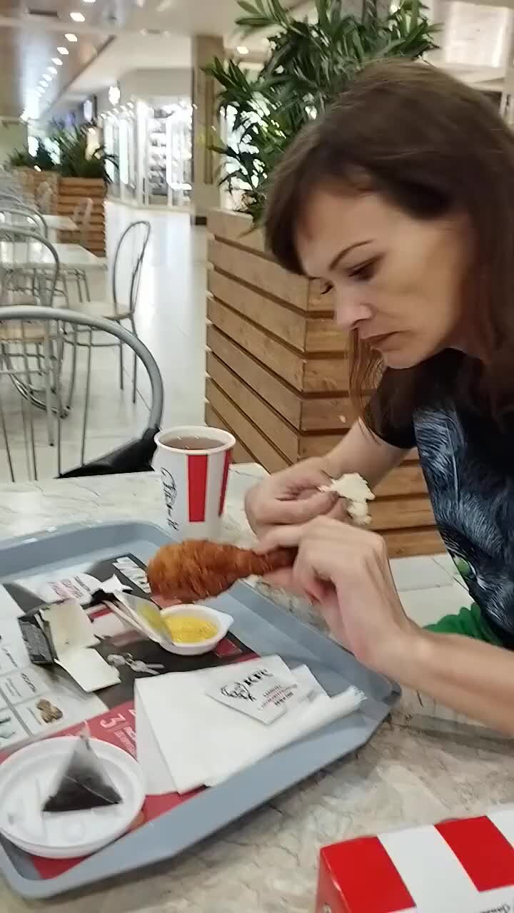 Алиса Романова | Зашли пообедать. | Дзен