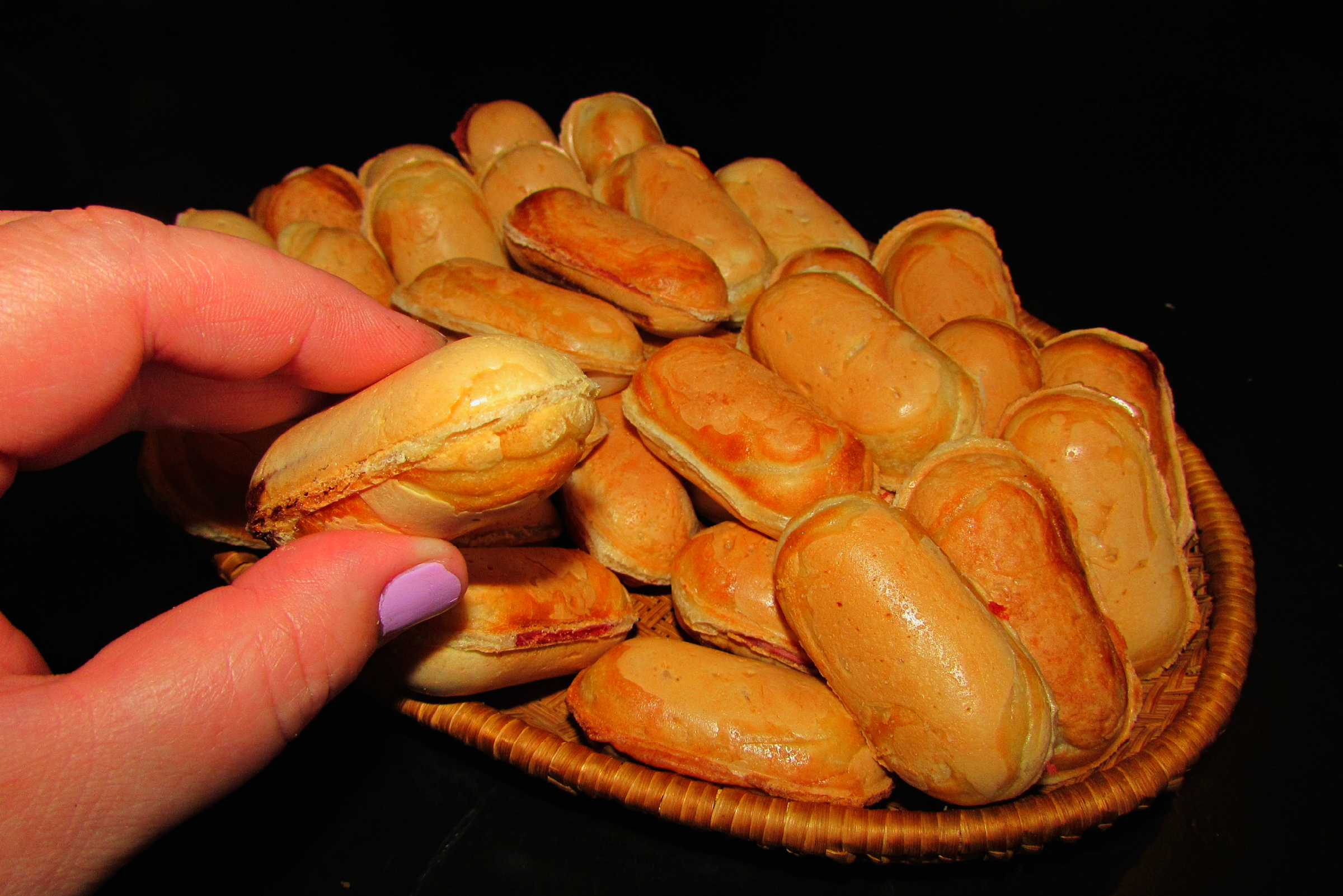 Сосиски в тесте в мультипекаре. Сосиски в тесте в мультипекаре. Панели редмонд для мультипекаря сосиска в тесте. Мультипекарь redmond для сосисок. Сосиски в тесте в мультипекаре рецепт.