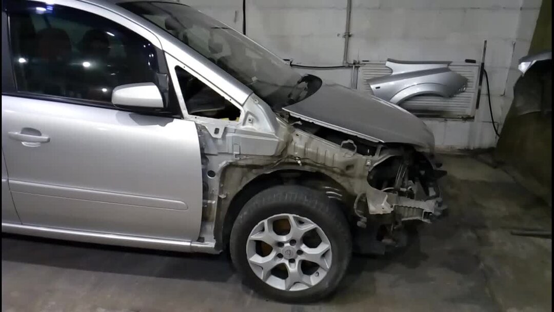 Замена переднего крыла - Opel Astra H, 1,6 л, 2008 года кузовной ремонт DRIVE2
