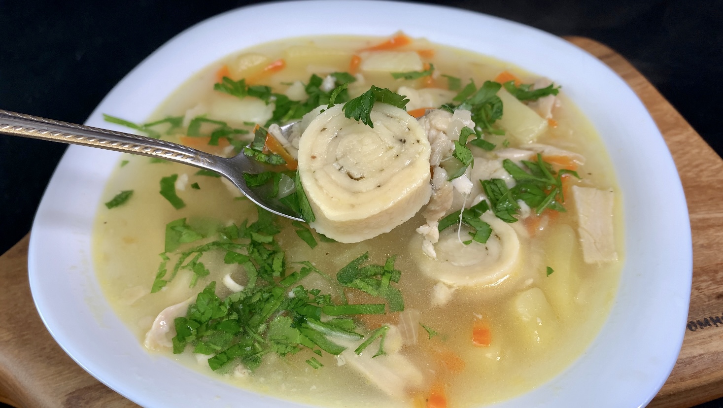 суп картофельный с клёцками. суп галушки кубанский. суп с галушками. куриный суп с галушками. галушки для супа с яйцом и мукой.