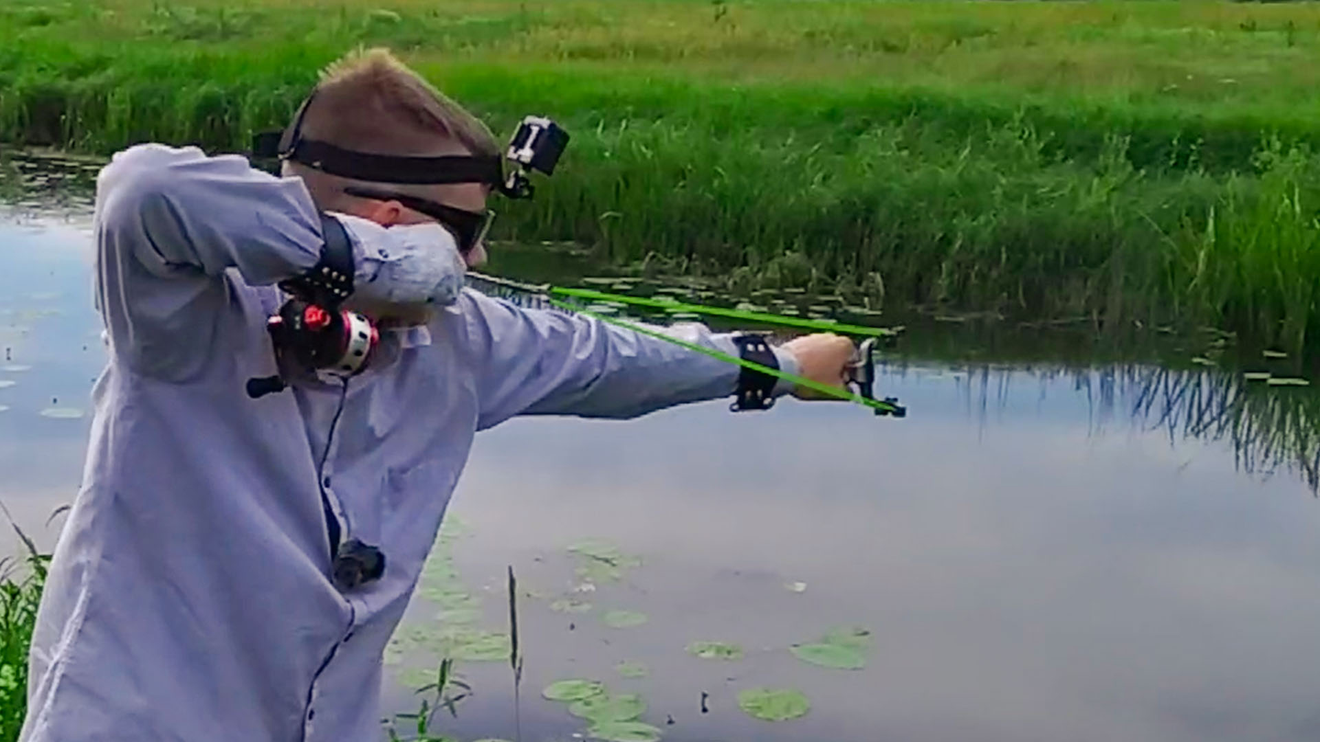 техники стрельба из рогатки. рогатка для выживания. рыбалка на щуку летом с рогаткой. рогатка для охоты и рыбалки. рыбалка с рогаткой видео.