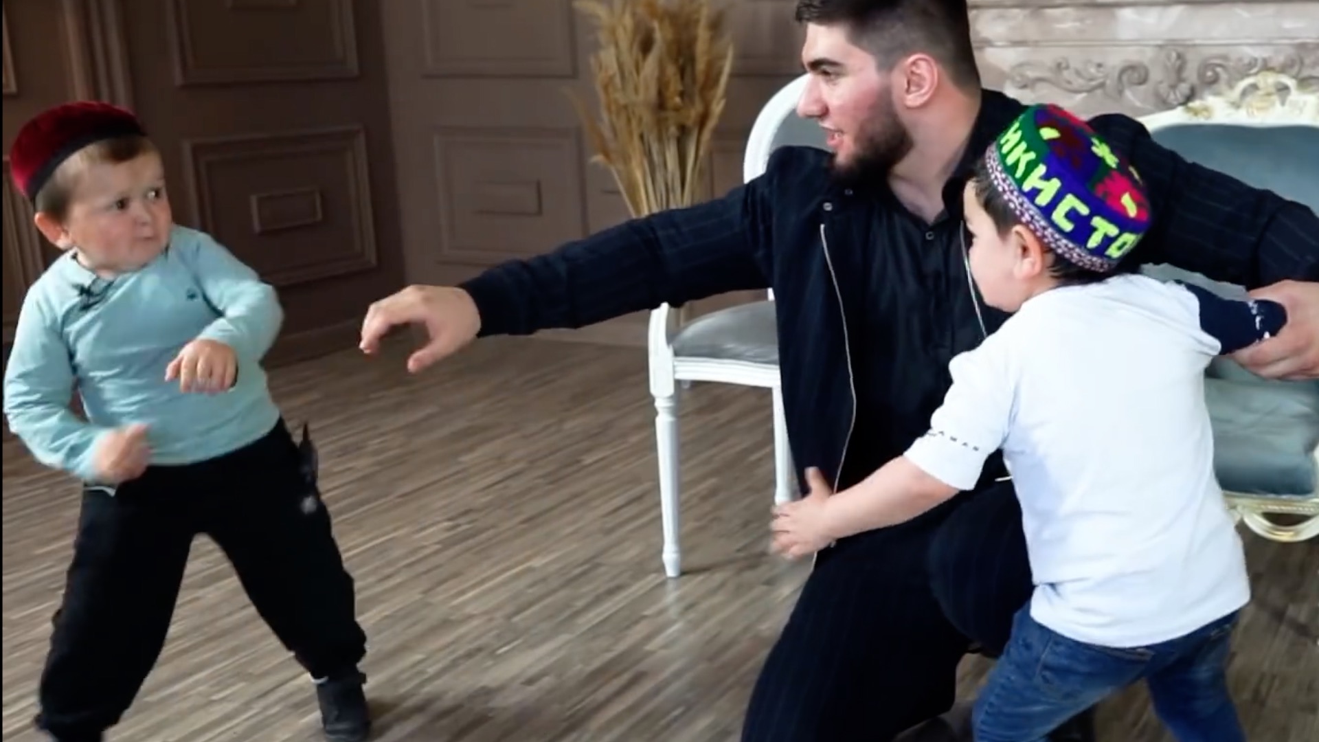 хасбулла магомедов. хасбик против абдурозика. хасбик и абдулрозик. абдурозик против хазбика. хасбик и хабиб.