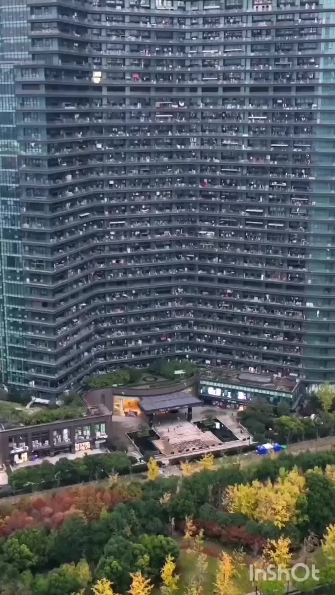 Дом человейник гонконг. Кудрово санкт-петербург человейник. Многоэтажки. Кудрово самый большой человейник. Торговый центр в чжучжоу, китай.