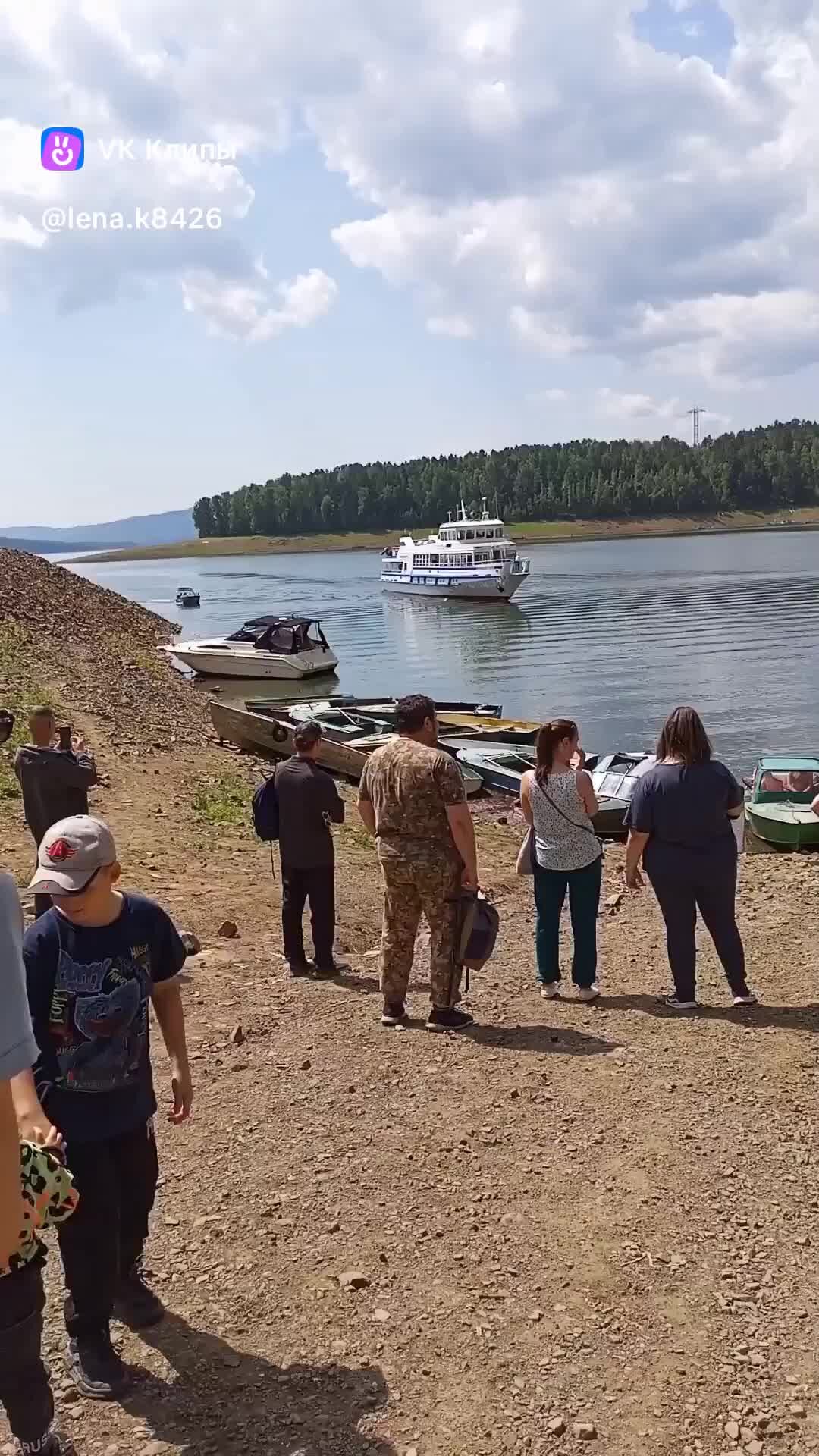 База отдыха шумиха красноярское море. Шумиха на Красноярском море. Шумиха Красноярский край.