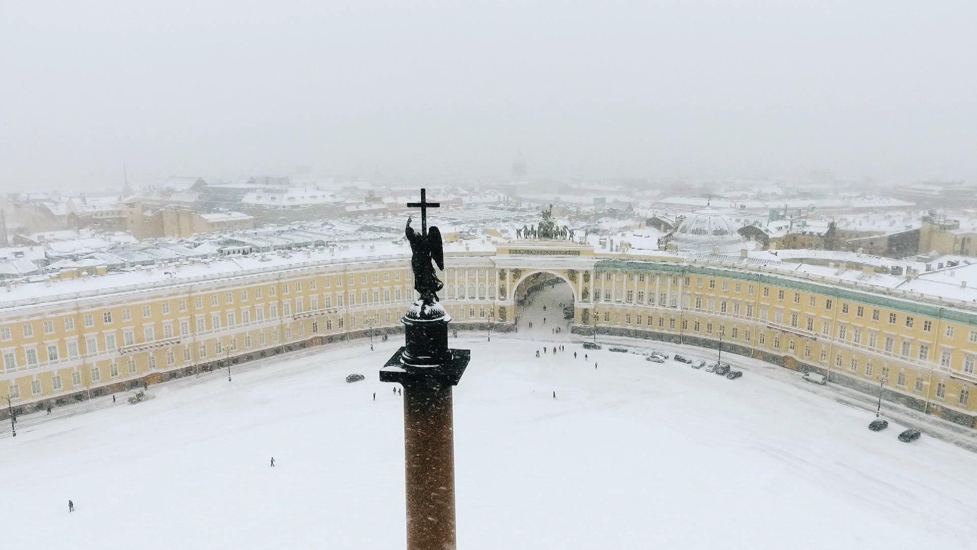 в санкт петербурге есть александровская колонна