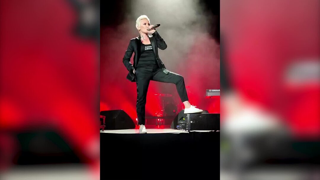 Концерт арбениной во владивостоке 2024. Диана арбенина концерт. Концерт дианы арбениной и группы «ночные снайперы». Ночные снайперы москва 8 июля 2023. Концерт арбениной во владивостоке 2024.