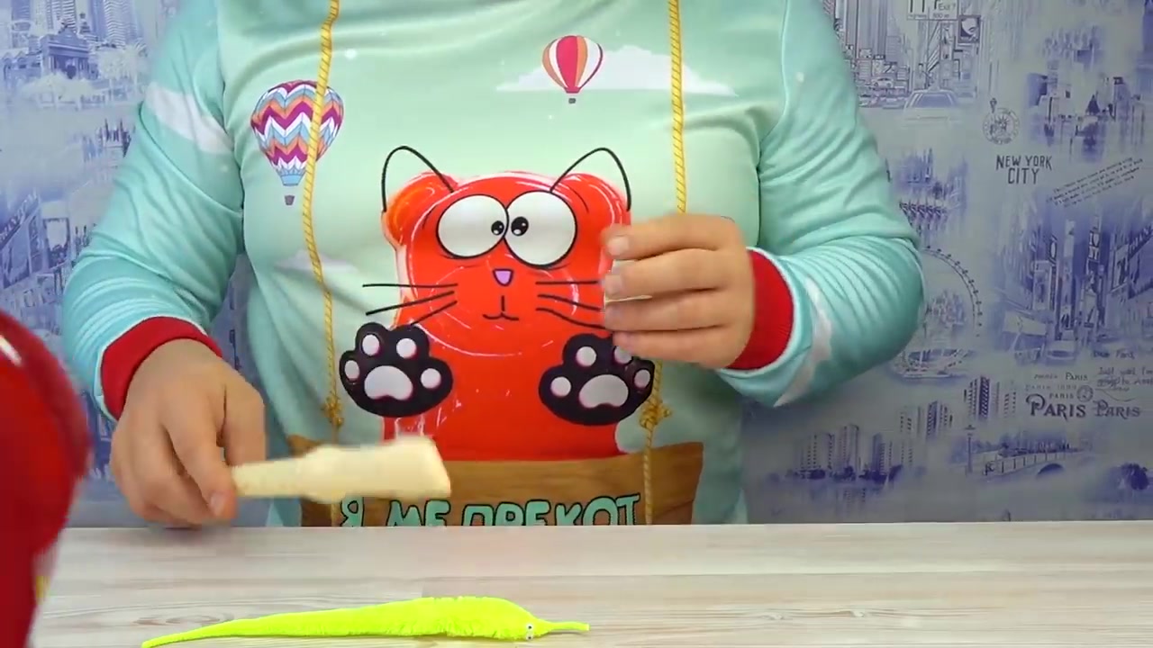 Играть игру желейный медведь. Медведь Валера часы.