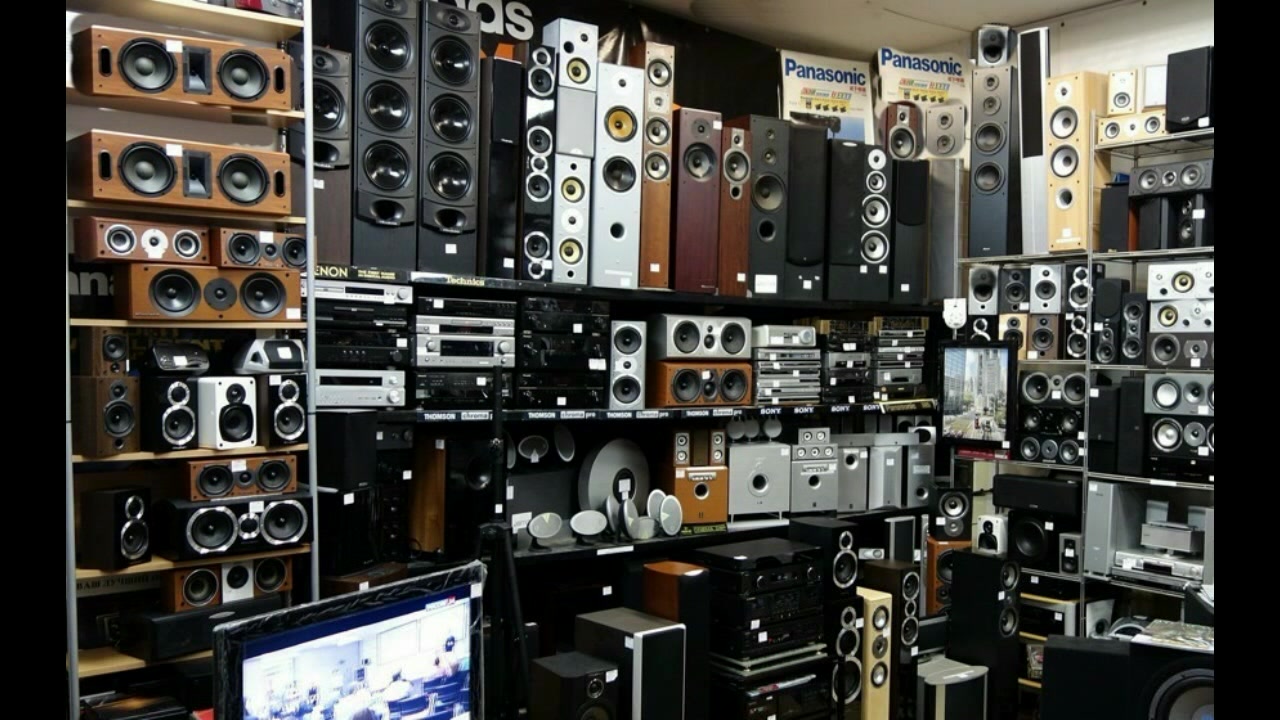 Много колонок. Микшерный пульт. Колонки много колонок. Музыкальный фон для рабочего стола. Звуковая аппаратура для сцены.