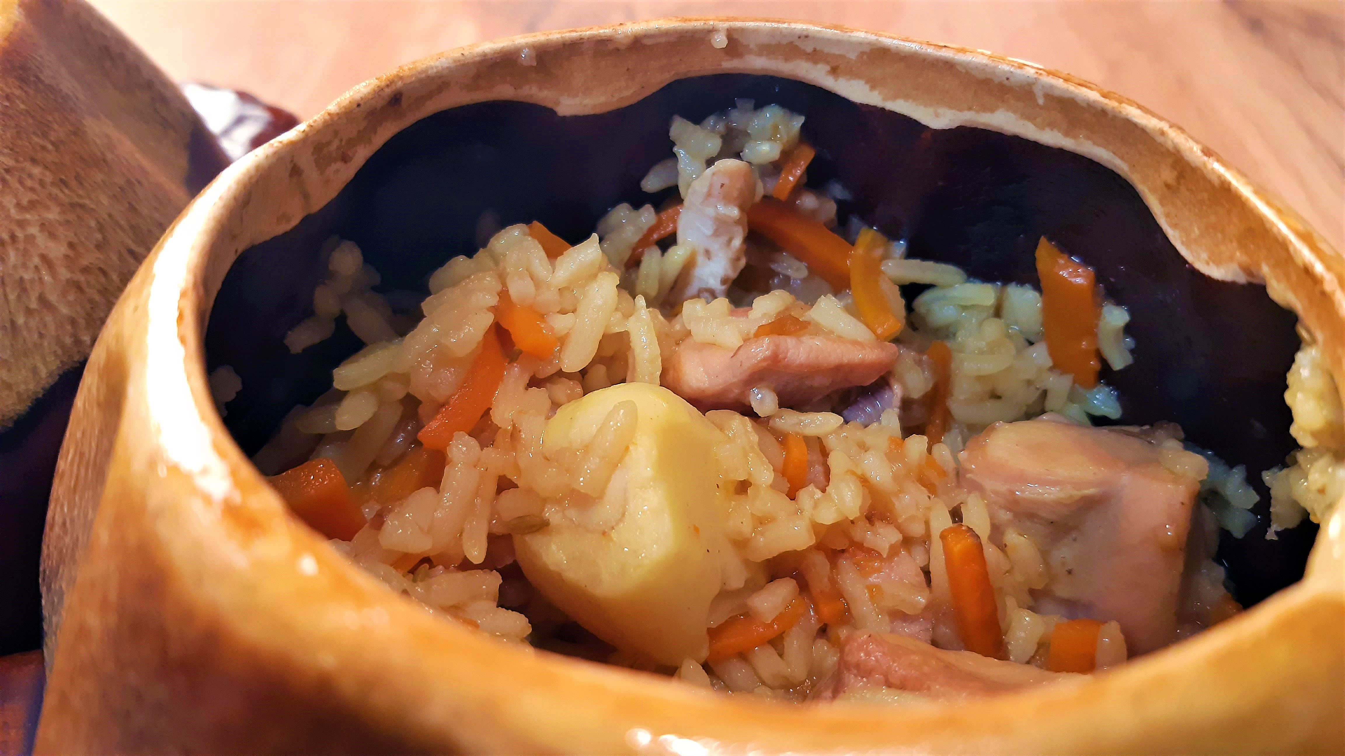 плов в горшочках в духовке. плов в горшочках в духовке со свининой рецепт. плов в горшочке. рецепты плова в горшочке. горшочки в духовке.