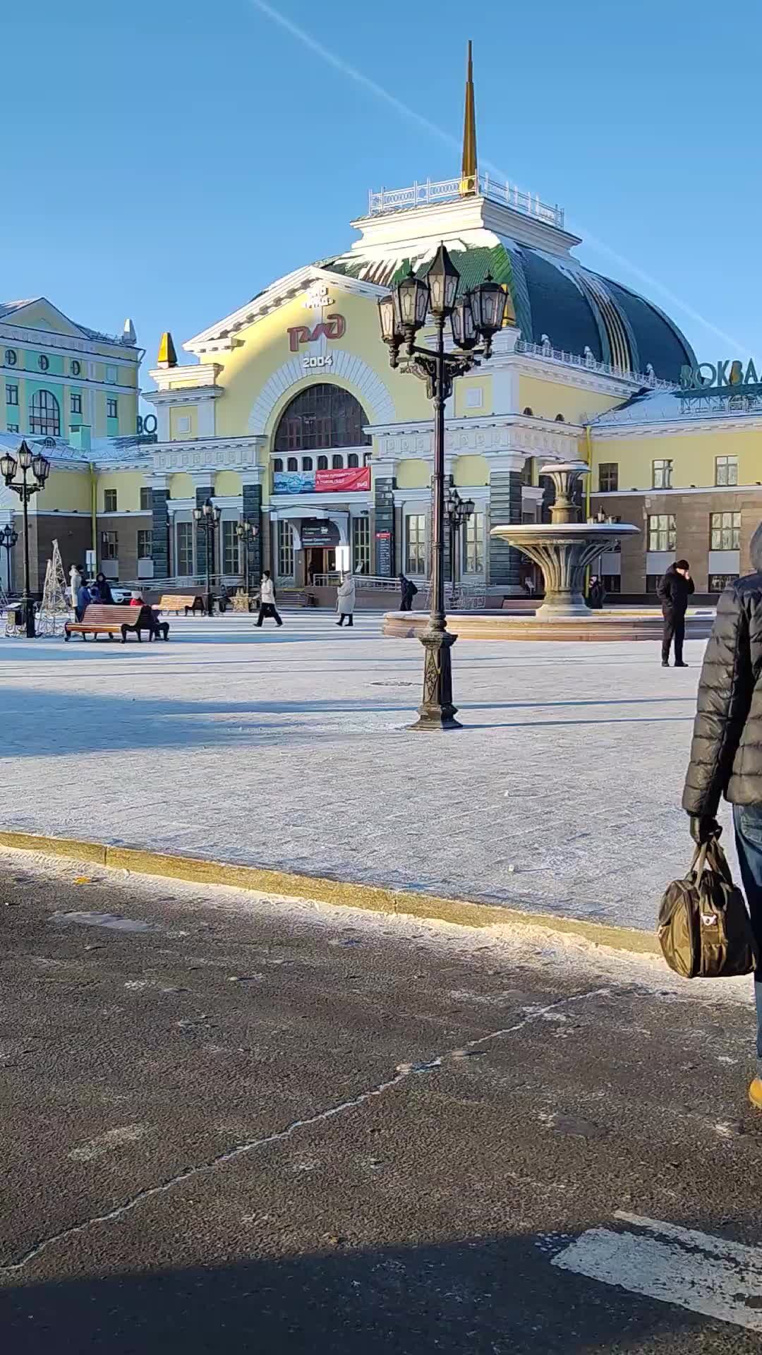 Планета красноярск жд вокзал. Ржд вокзал красноярск. Жд вокзал красноярск. Вокзал красноярск. Планета красноярск жд вокзал.