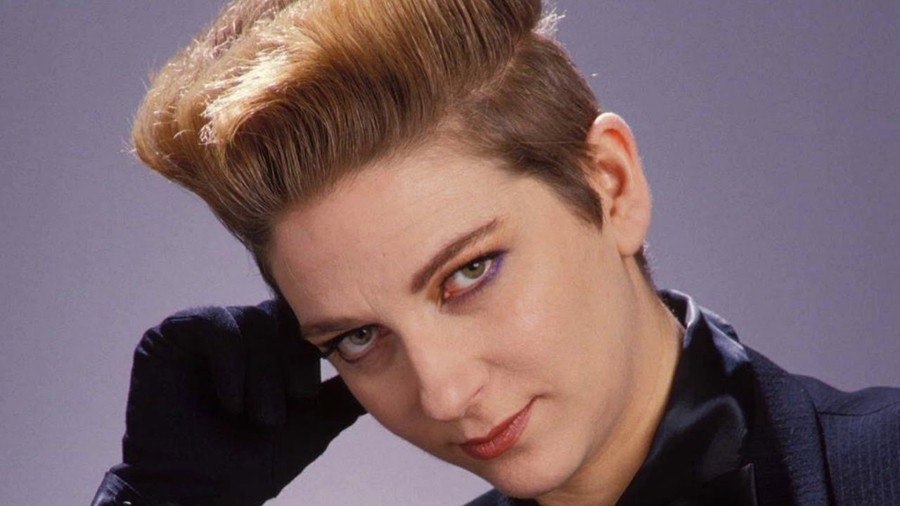 Desireless фото. слушать песню вояж. Desireless 2022. певица клоди фритш. дизайрлес вояж певица.