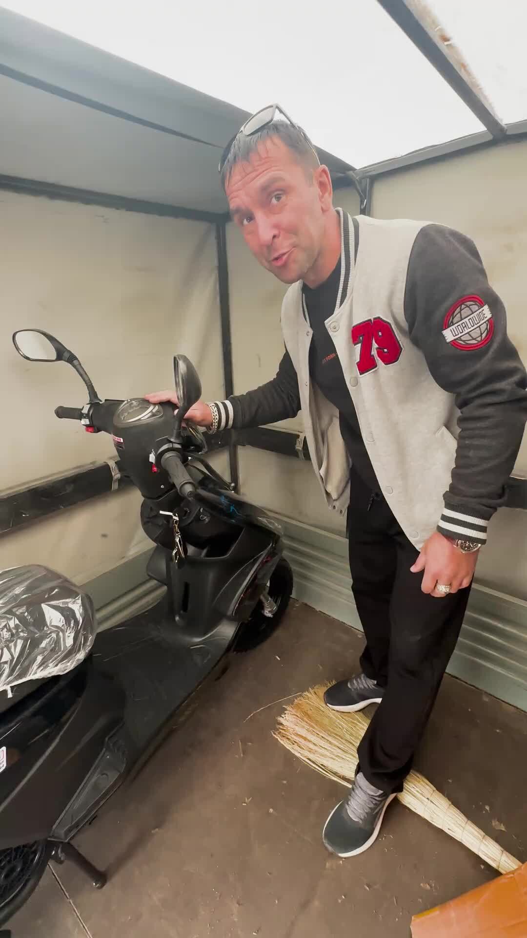 Живи активно! Выдача скутера XMOTORS CORSA PRO в XMOTORS г. Сургут