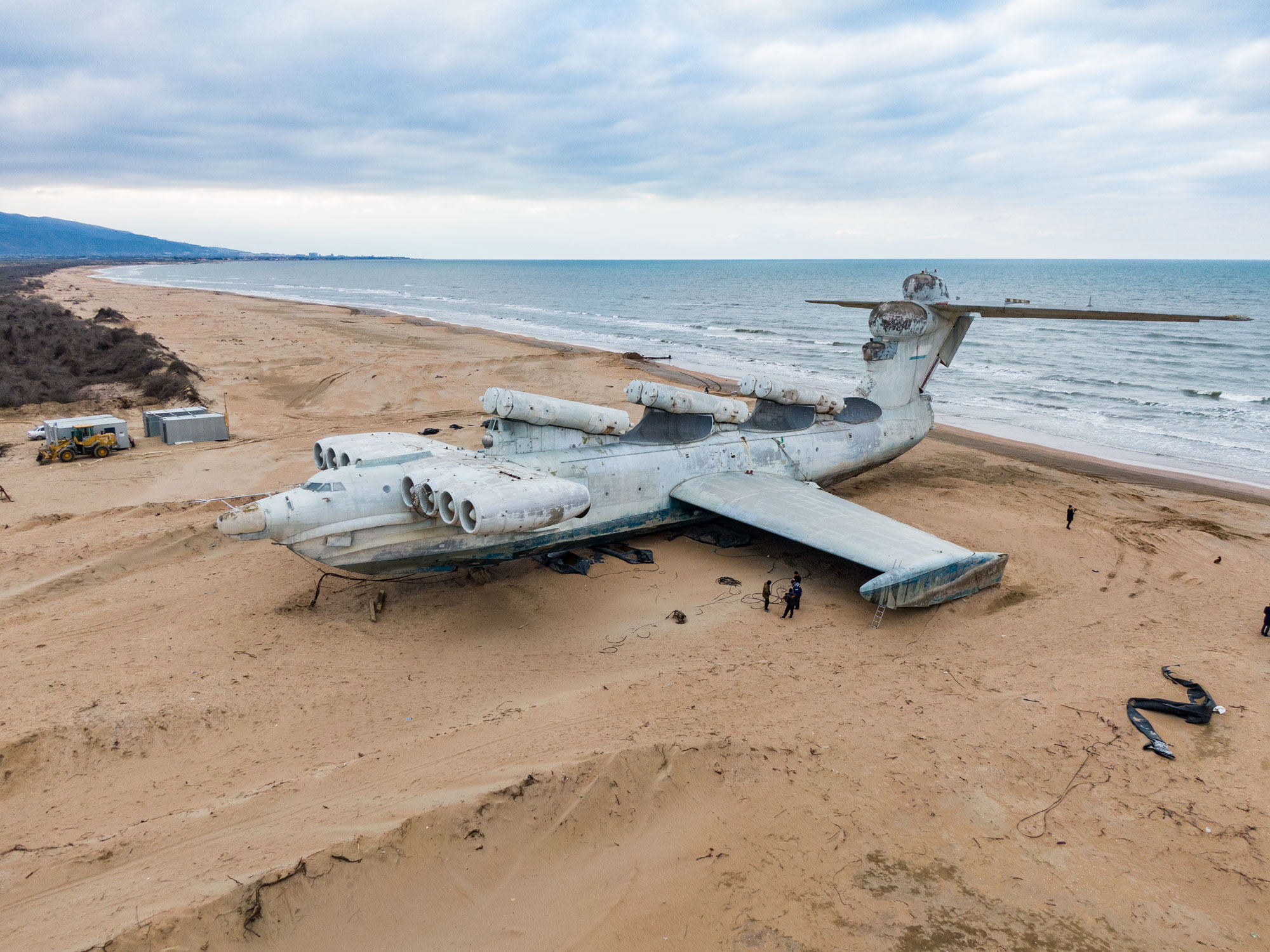 Лунь дербент. Экраноплан Лунь в Дагестане. Экраноплан Лунь Дербент. Экраноплан Лунь, Дербент, Дагестан.. Экраноплан в Дербенте.