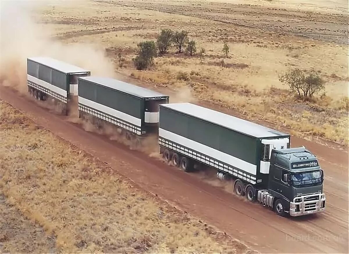Длинный грузовик. Грузовые автопоезда Австралии. Volvo fh12 автопоезд. Роуд трейн Австралии. Австралийские фуры автопоезда.