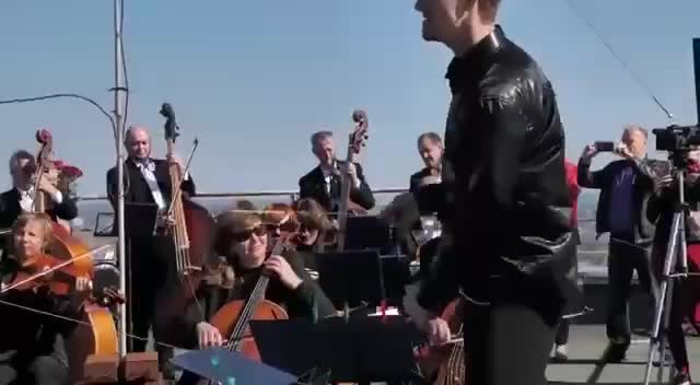 Донецкий симфонический оркестр крыша. Моцарта. Донецкая филармония пора домой. Донецкий симфонический оркестр пора. Донецкий симфонический оркестр пора.