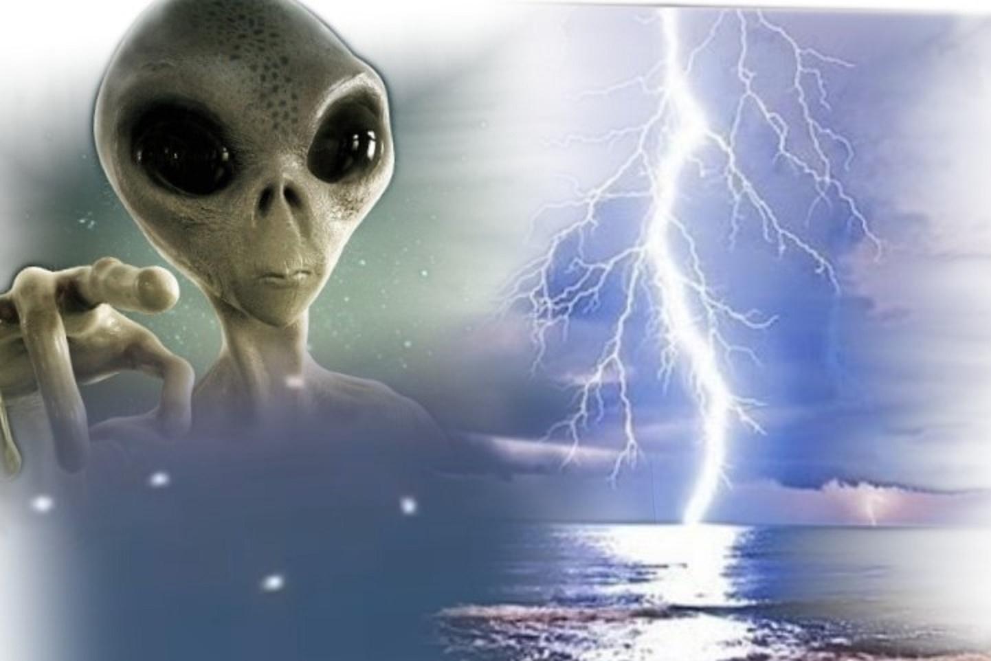 Контактеры с нло видео. Летающая тарелка. Контактеры с нло видео. Контактер руслан романов. Плеядеанцы адама.