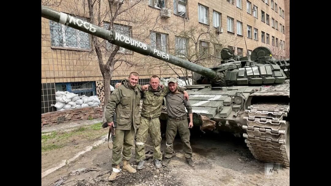 Три танкиста три веселых друга экипаж машины боевой. Три танкиста экипаж машины боевой. Три танкиста три веселых друга.