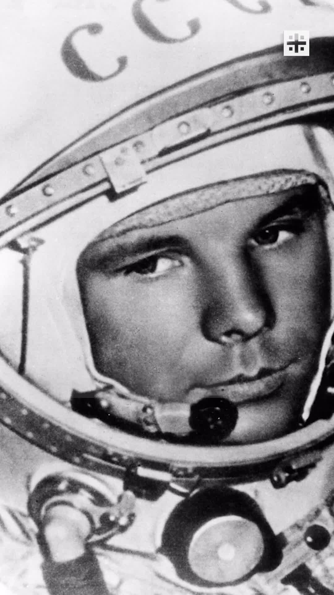 Гагарин в каком возрасте полетел в космос. Фотография Гагарина Юрия Алексеевича.