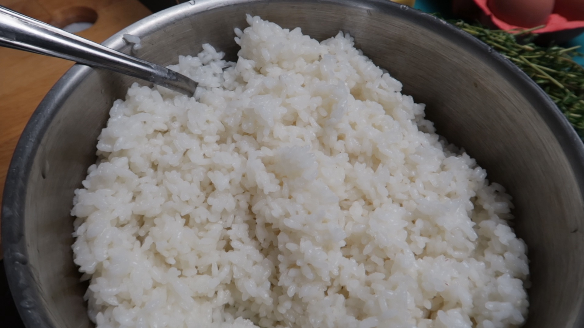 Как готовить рис в кастрюле на воде. Рассыпчатый рис. Рис рассыпчатый на гарнир. Рис не рассыпчатый. Рис рассыпчатый на гарнир пропорции.