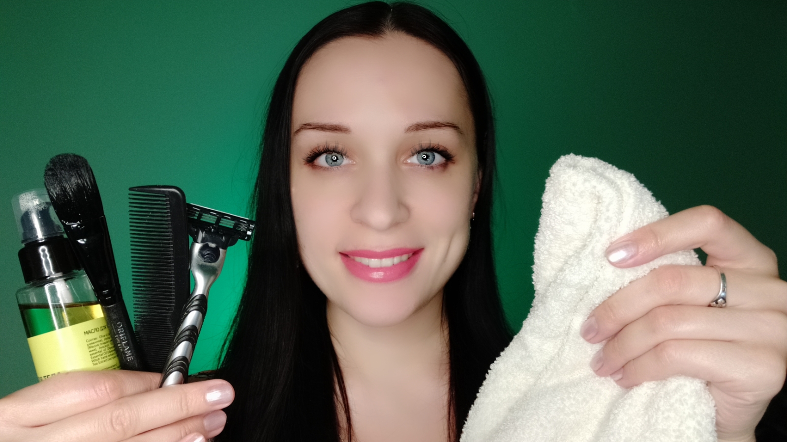 Поухаживать. Девушка ухаживает за собой. Мужчина угощает. Схема ухода за проблемной кожей лица. Девушка с кремом на лице.