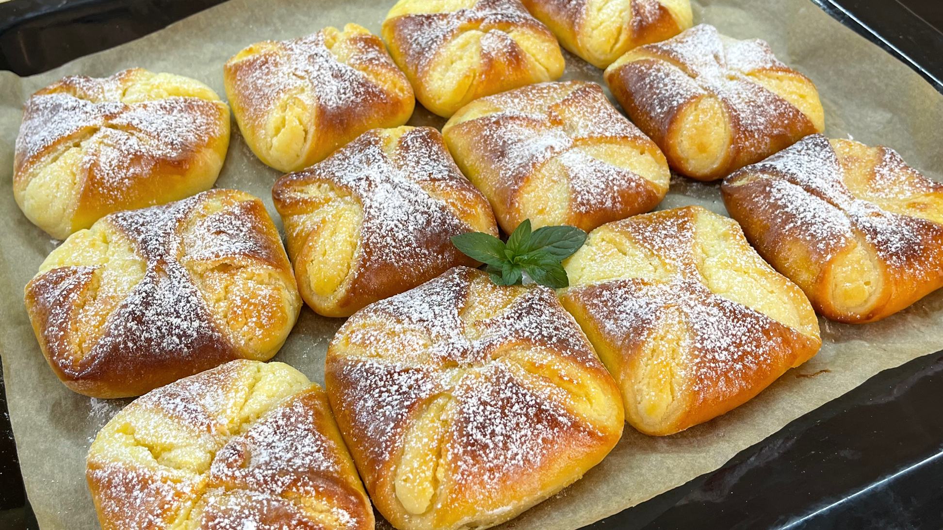 Венгерски рецепт с творогом. Венгерская булочка. Венгерская булочка с творогом. Венгерская плюшка. Яичные булочки.