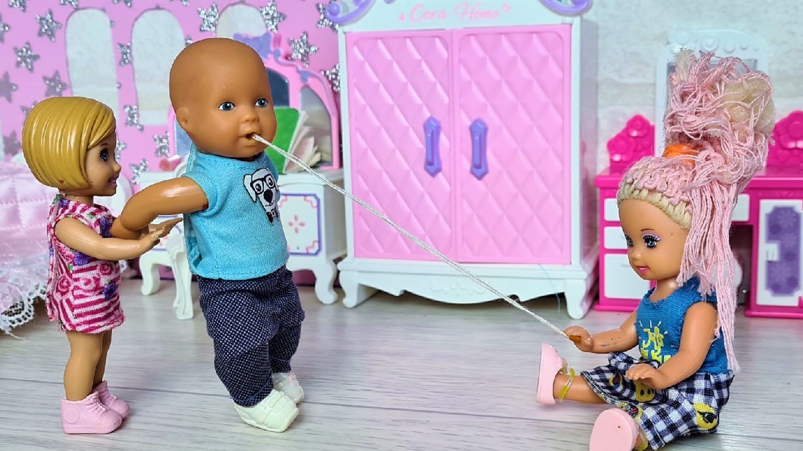 Даринелка тв. Канал даринелка тв. Куклы барби катя и макс весёлая семейка. Видео даринелка тв. Катя и макс весёлая семейка даринелка тв.