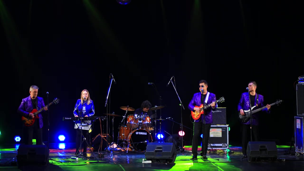 Синяя птица сериал. Синяя птица конца света. Дарья златопольская синяя птица 2021. Сценографияспеутакля синяя птица. Синяя птица конкурс 2022.