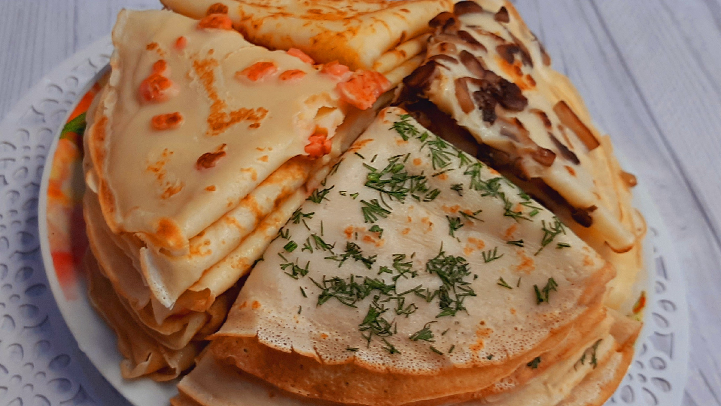 блинчики с припеком. блины с овощами. лепешки с припеками. блинчики с припеком. блины с припеком.