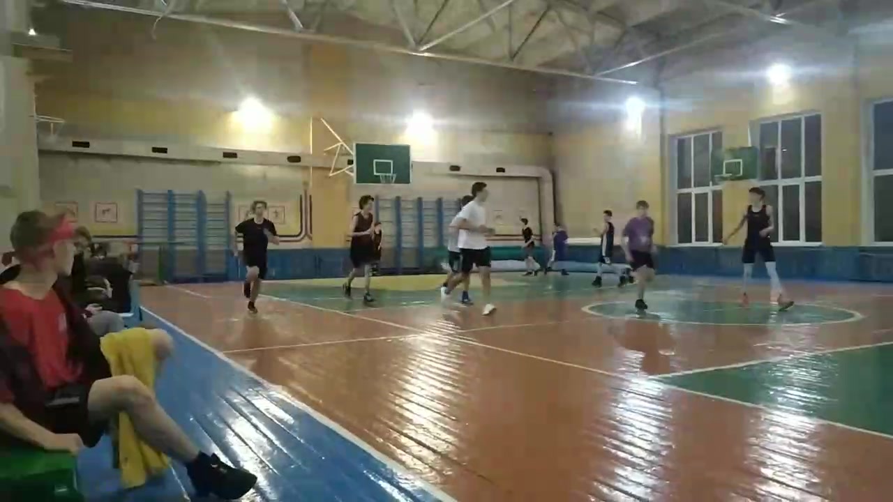 Японская спортивная школа тренируется усе