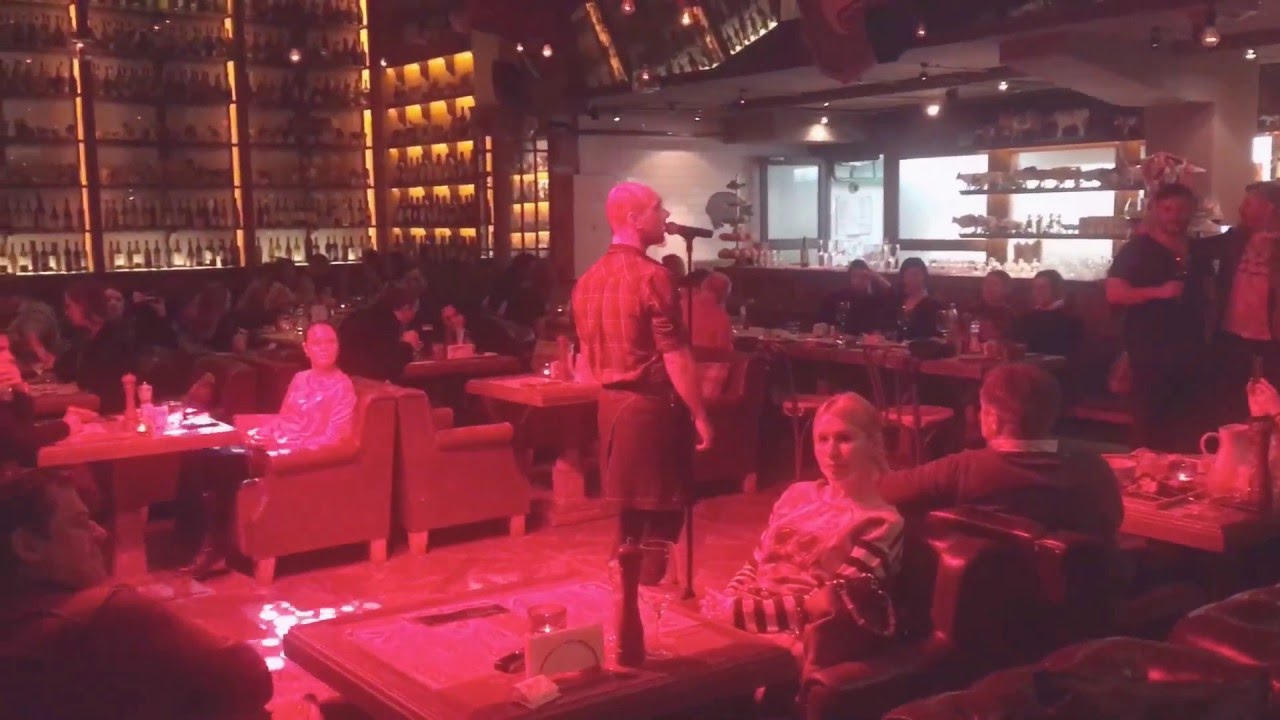 ресторан спб с поющими официантами. ресторан спб с поющими официантами. ресторан рибай поющие официанты. ресторан рибай танцующий персонал питер. ресторан рибай в санкт петербурге с танцующими официантами.