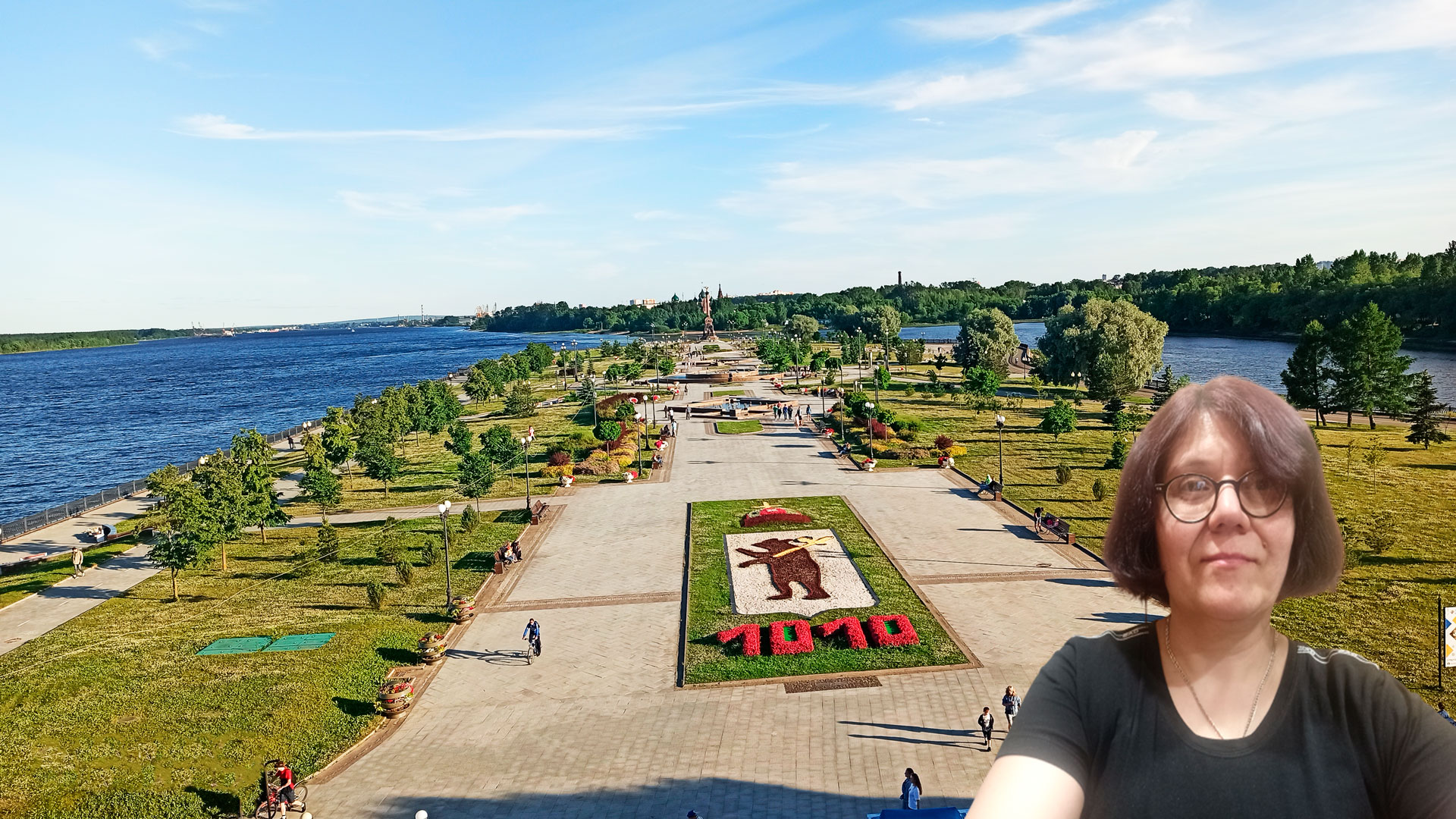 Стрелок ярославль. Лариса Горская Ярославль. Ярославль стрелка ночью. Ярославль стрелка март. Верхний ярус стрелки Ярославль.