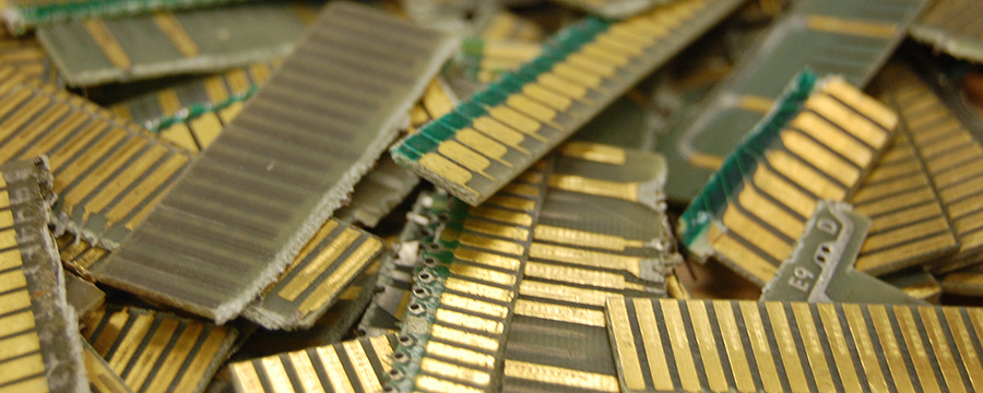Аффинаж микросхем. Ламели плат. Золотая ламель. Золото в микросхемах. Микросхемы в которых есть золото.