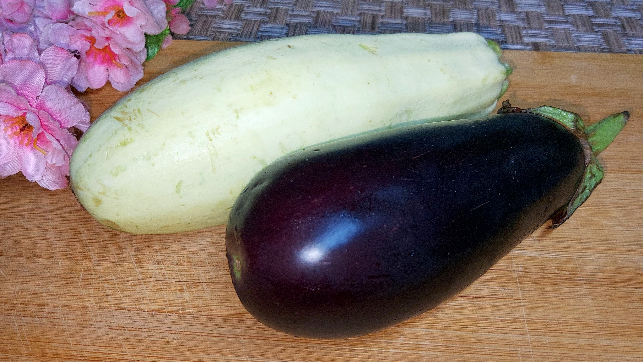 кабачок синенький цукини. кабачок баклажан цуккини. цукини баклажан. цукини баклажан. кабачок и баклажан.
