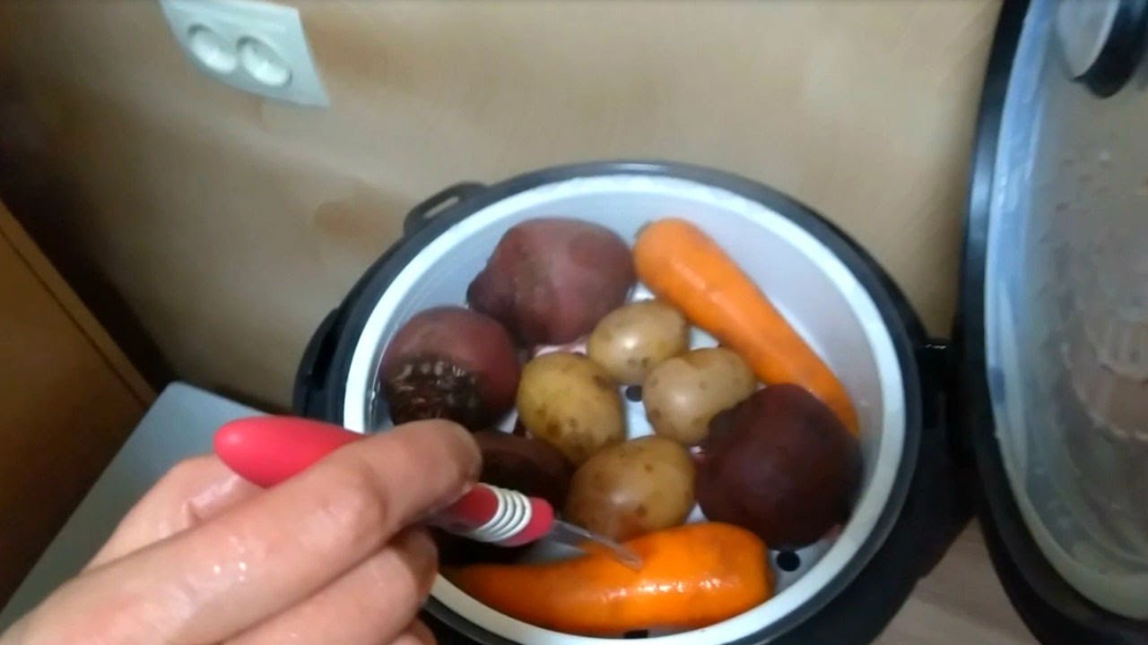 свекла тушеная в духовке. варка овощей в скороварке мультиварке. овощи на пару в мультиварке с картошкой. свекла на пару. свёкла в мультиварке варить редмонд.