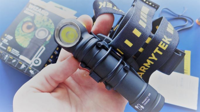 Wizard c2 wr. Фонарь Armytek Wizard c2 Pro. Фонарь Армитек Визард с2 про Макс. Фонарь Armytek Wizard c2 WR Magnet USB белый. Визард про фонарь налобный Армитек с2.