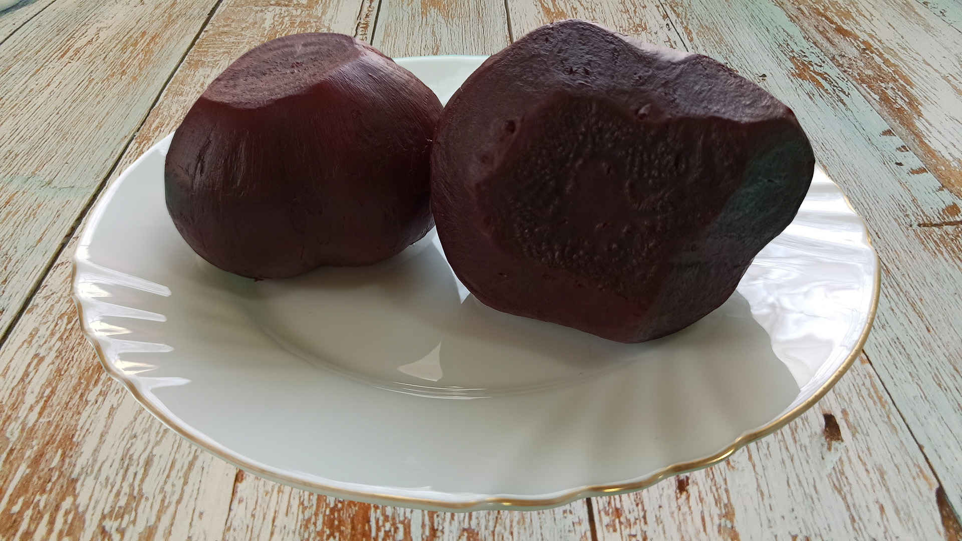 Как понять что свекла испортилась. Вареная свекла потеряла цвет. Как правильно сварить свеклу не потеряла цвет чтобы она была сладкой.