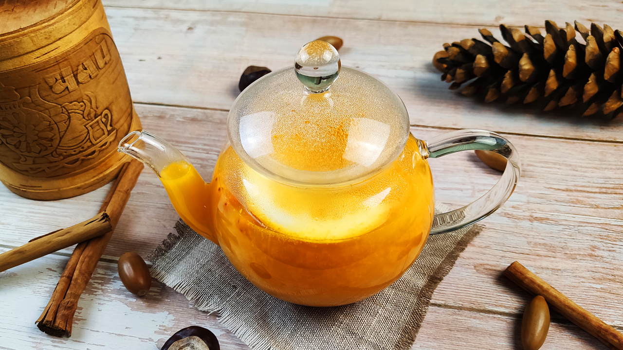 Замороженный чай рецепт в домашних. Облепиховый чай. Облепиховый чай с апельсином. Чай облепиха апельсин замороженный. Облепиховый чай замороженный.