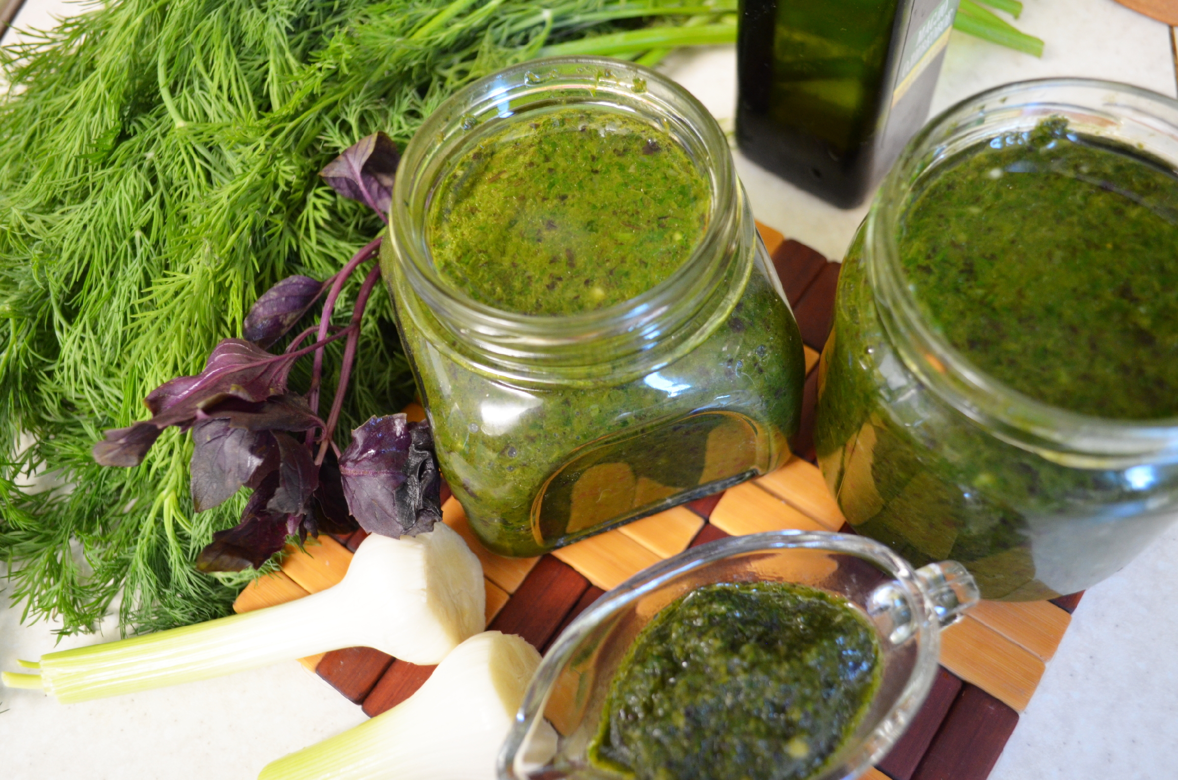 песто green. паста из зелени. дель песто соус. паста из чесночных стрелок. соус песто италия.