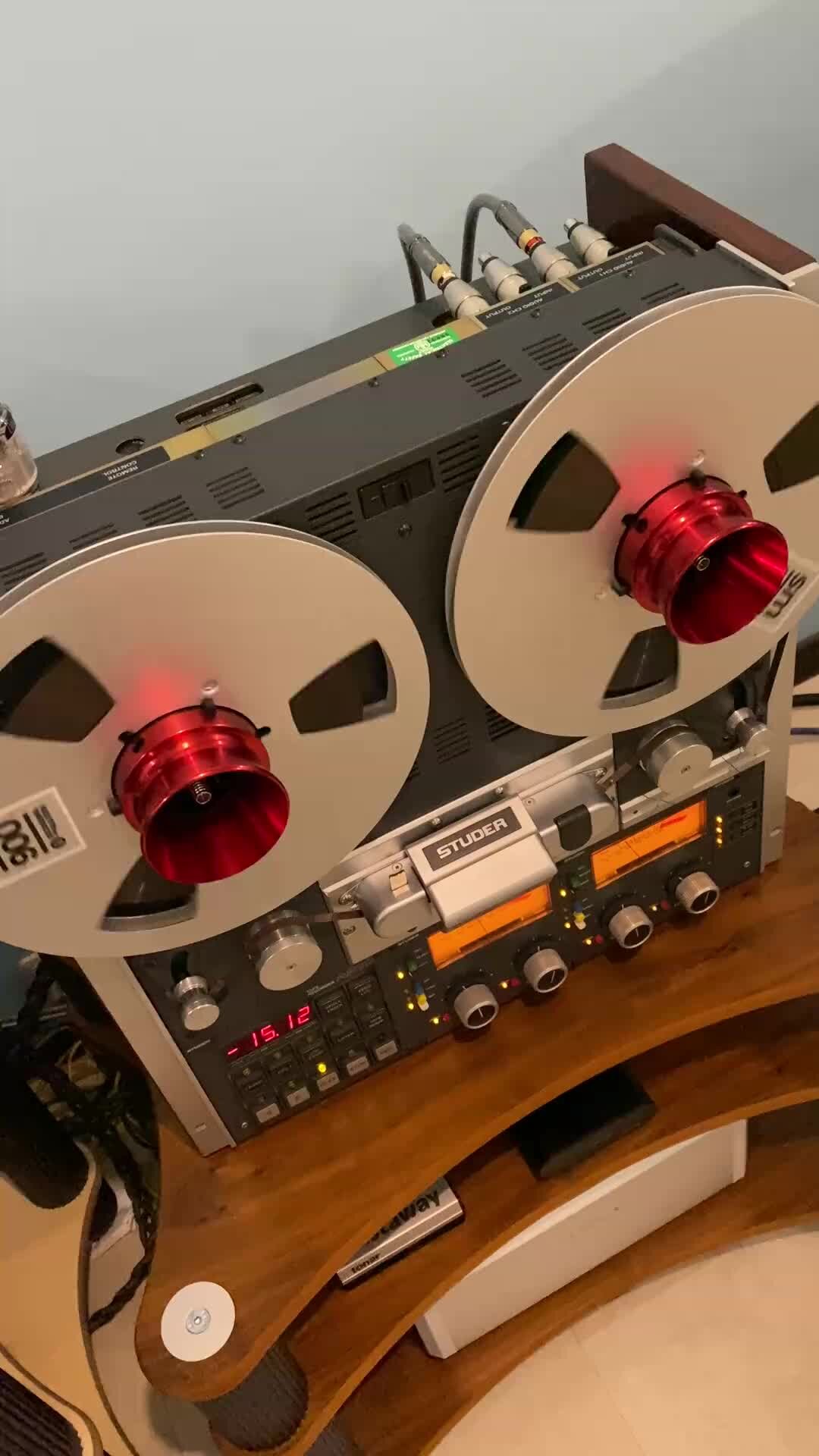 Hi-Fi.ru | Катушечный магнитофон Studer A810. Послушали Black Sabbath? А  теперь перемотаем на начало :) Петь не надо, просто ходи | Дзен