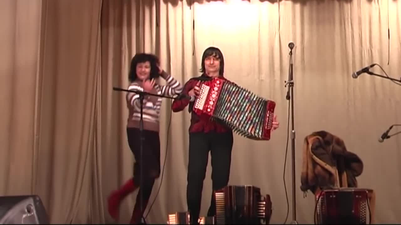 цыганочку с выходом играй играй играй. дербенко. пляска под гармонь гифки. игра на гармони цыганочка с выходом. цыганочку с выходом играй играй играй.