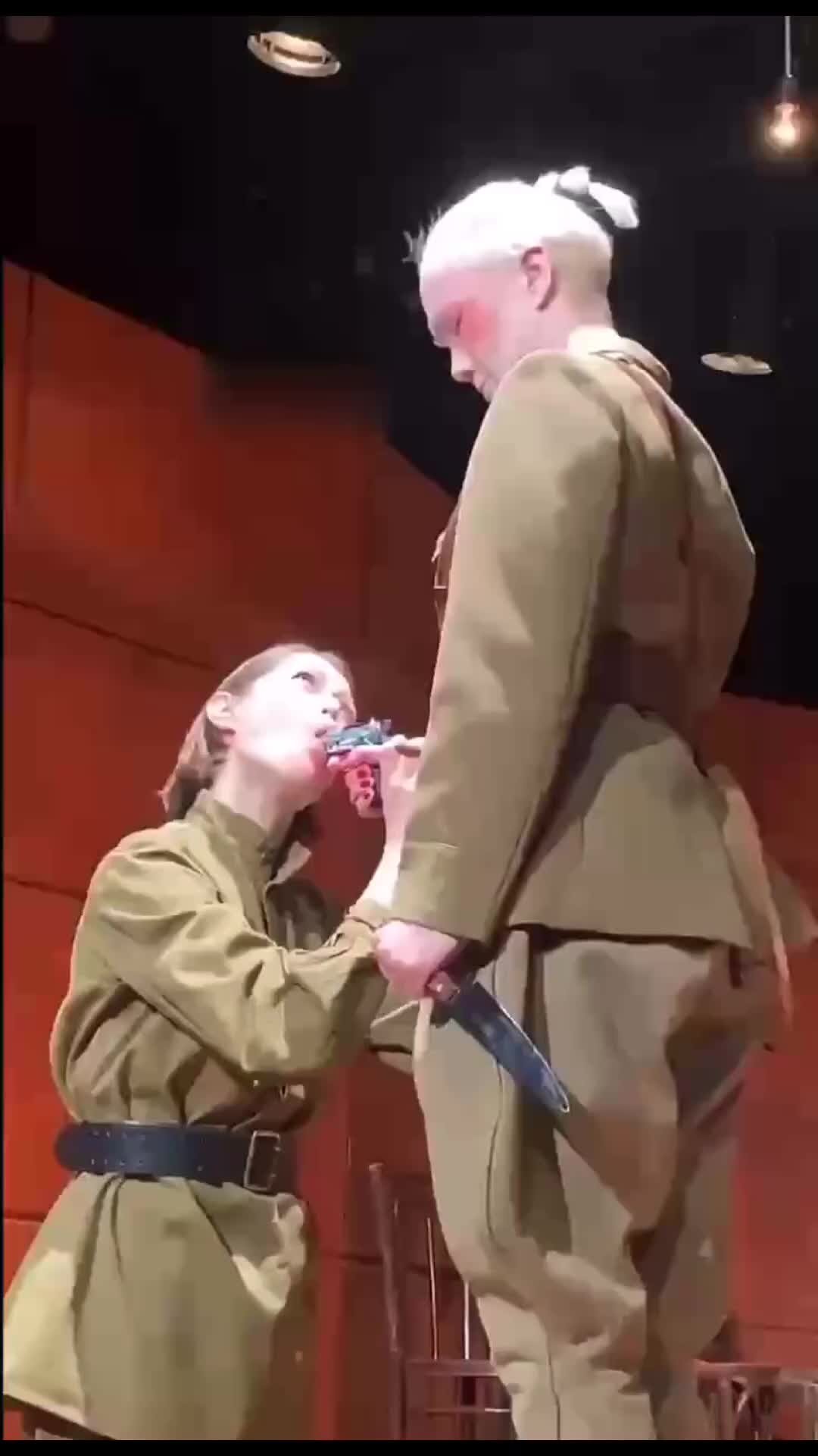 спектакль мужа собчак. спектакль норма богомолова. спектакль король лир богомолова. константин богомолов театр. ксения собчак театр.