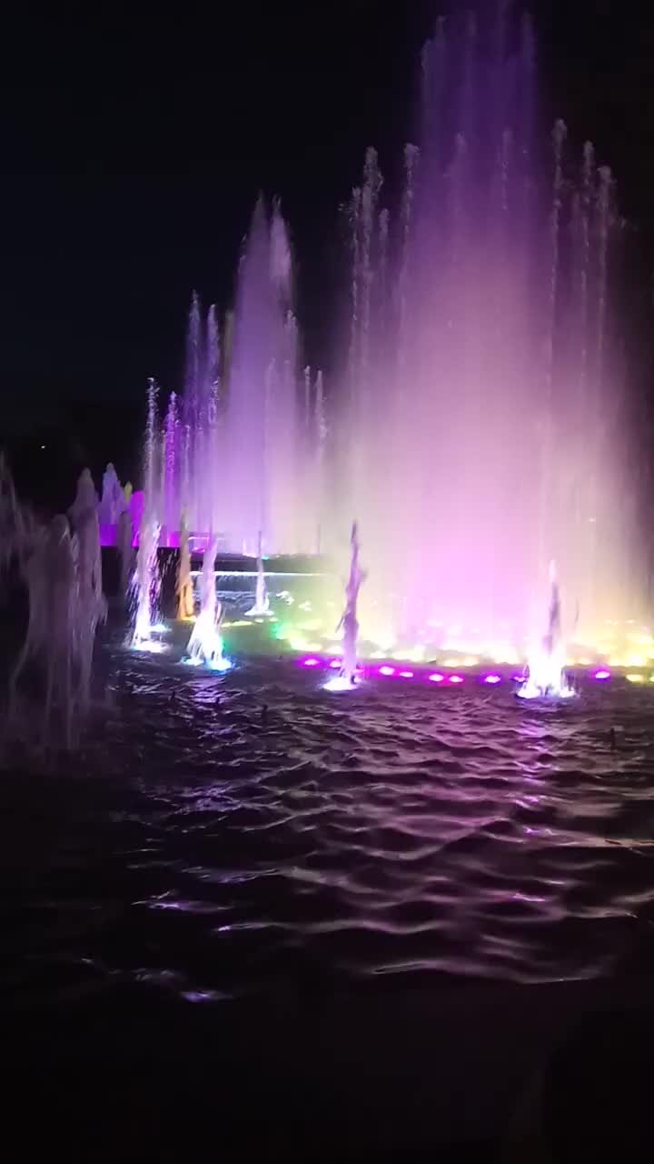 Танцующий фонтан в краснодаре фото