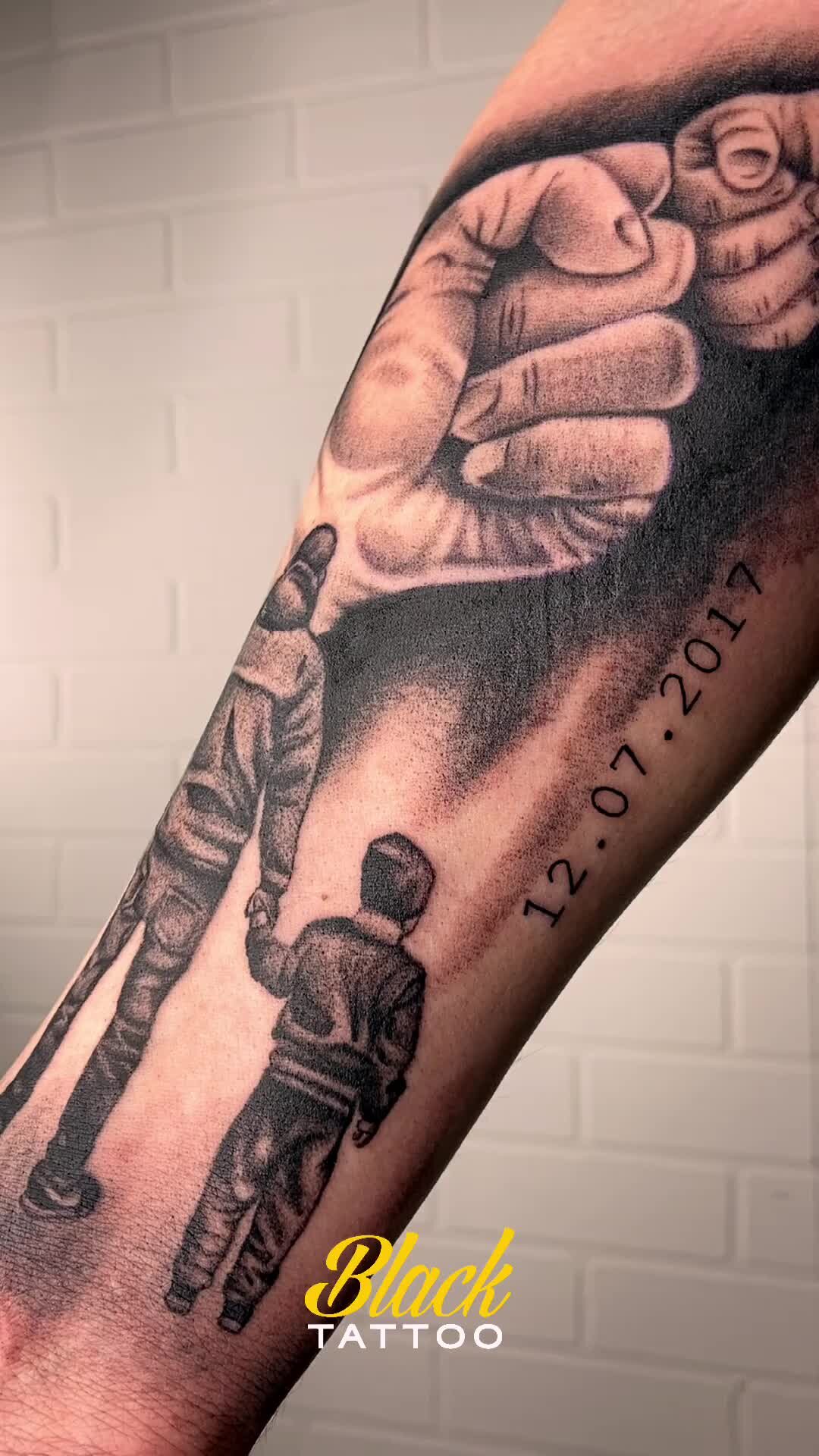 Татуировка отца и сына на руке. Тату семья для мужчин. Татуировка отца и сына на руке. Тату на кулаке. Тату отец и дочь на руке.