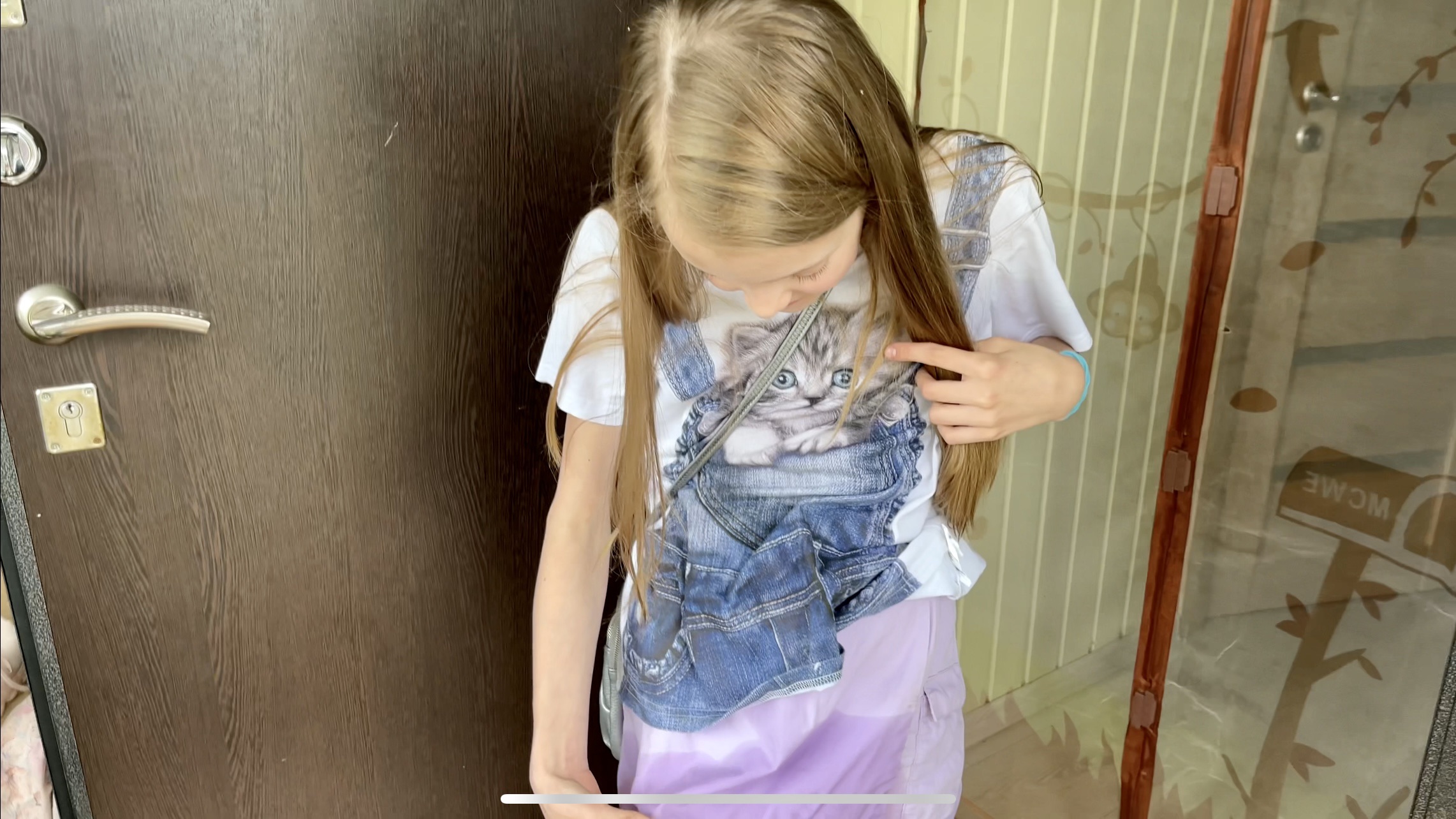 Маша упал. Маша упала. Машка устала. Домик медведя раскраска. Маша упал.