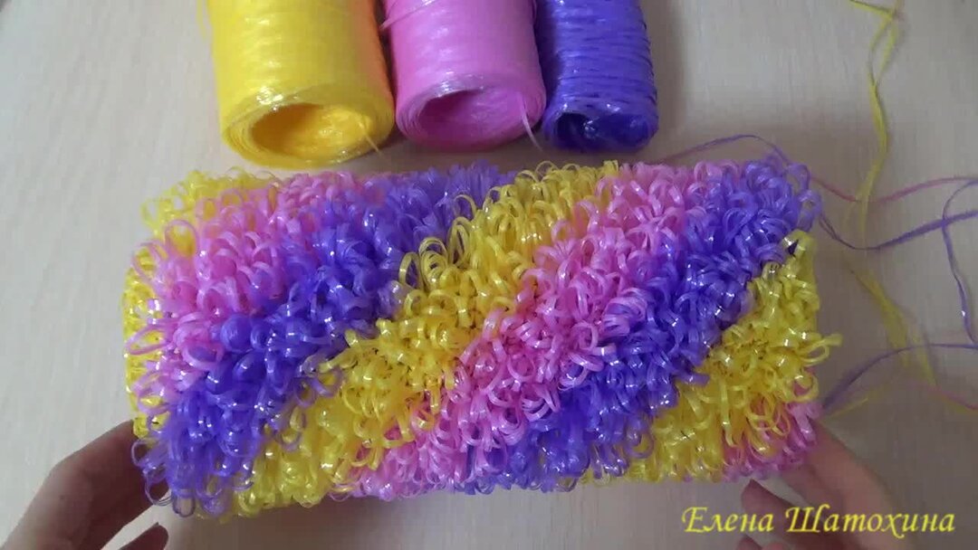 Вязаные мочалки. Мочалка крючком ромбики. Мочалка зигзаг. Мочалка крючком спиралька. Мочалка спиралька 2 цвета.