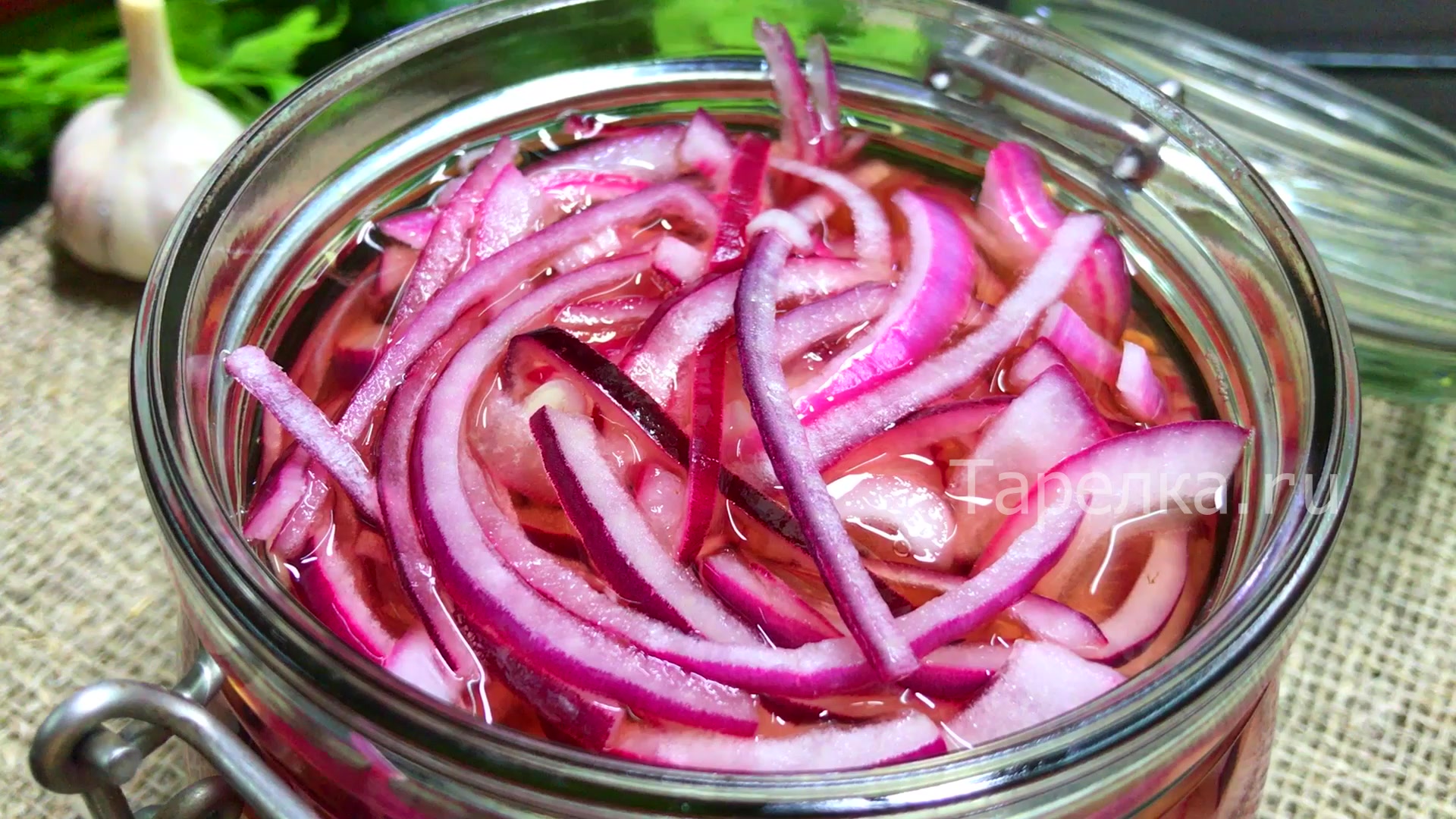 шашлык с красным луком. маринованный лук рецепт кухня наизнанку. маринованный лук на зиму в банках кольцами. чесночный маринад для шашлыка. маринованный лук рецепт кухня наизнанку.