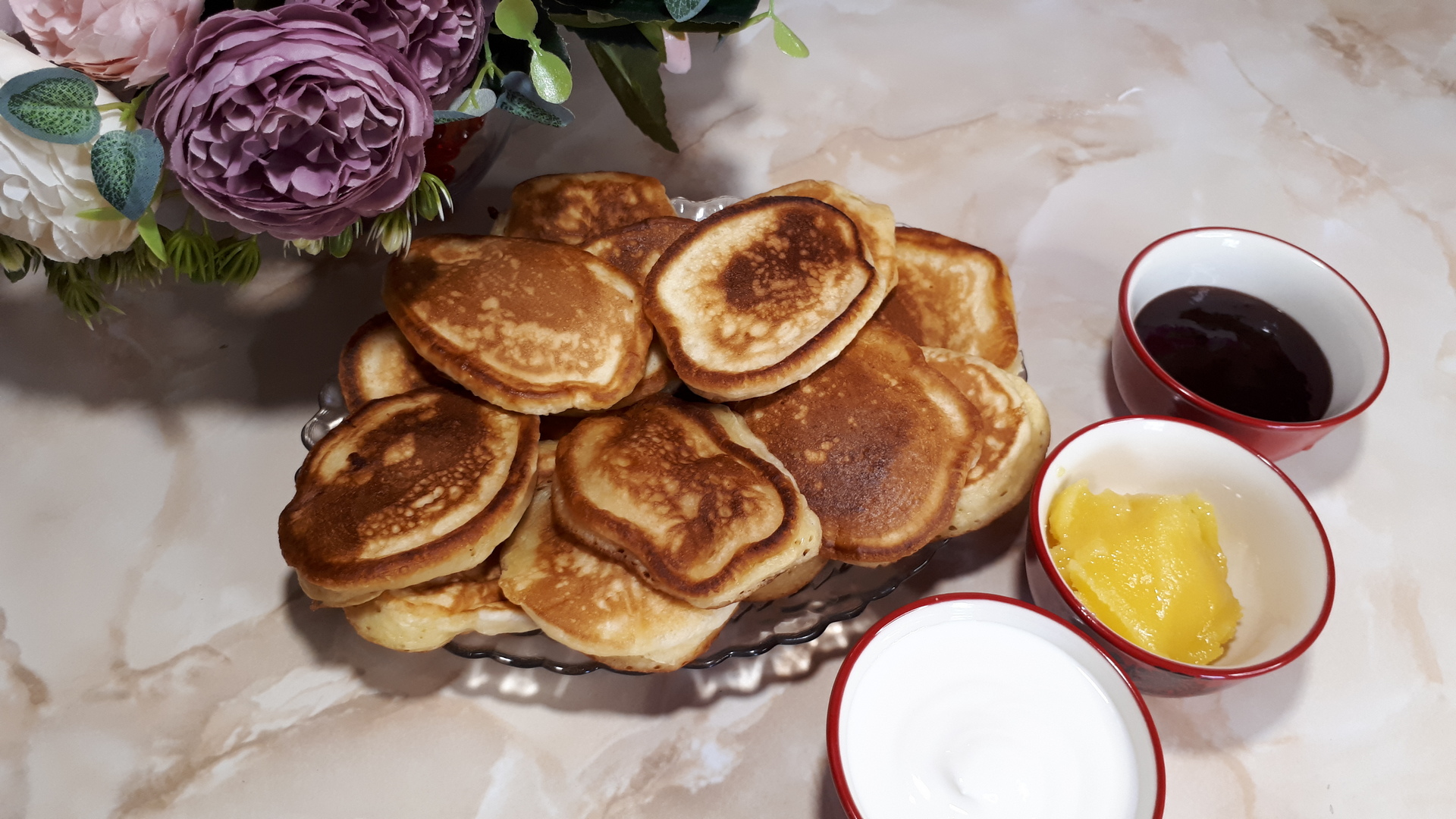 Пышные оладьи с яблоками